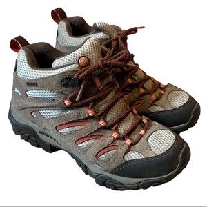 Merrell Woman’s Moab Waterproof Bungee Leather & Mesh Mid Hiking Boot Tan Sz 8